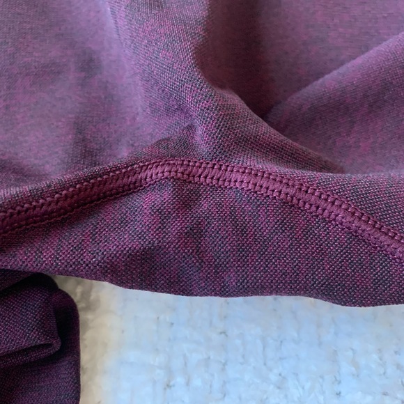 PINK Seamless Maroon Leggings Size Small Like New - Picture 6 of 6